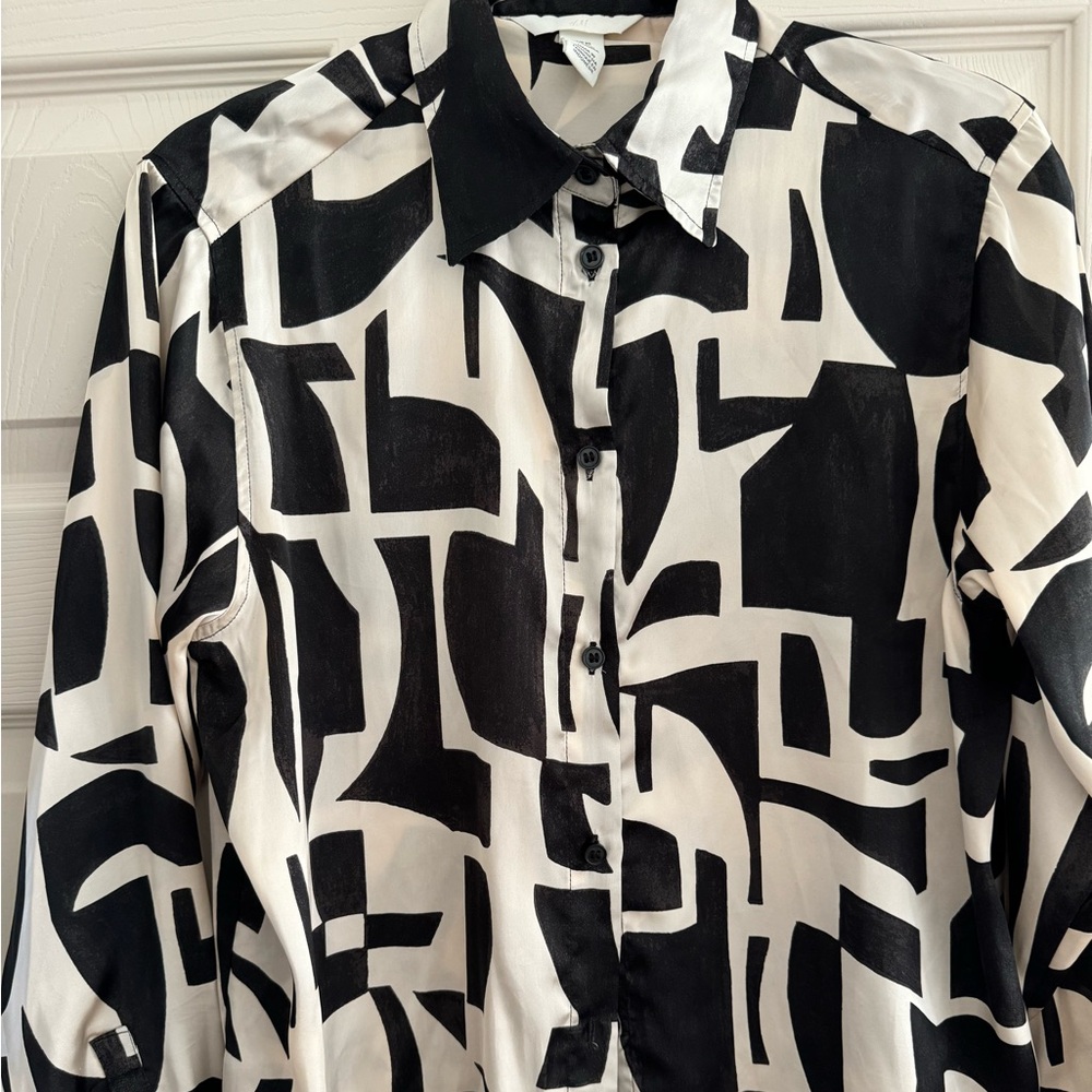 Geo Print Button-Down Top - Picture 2 of 4